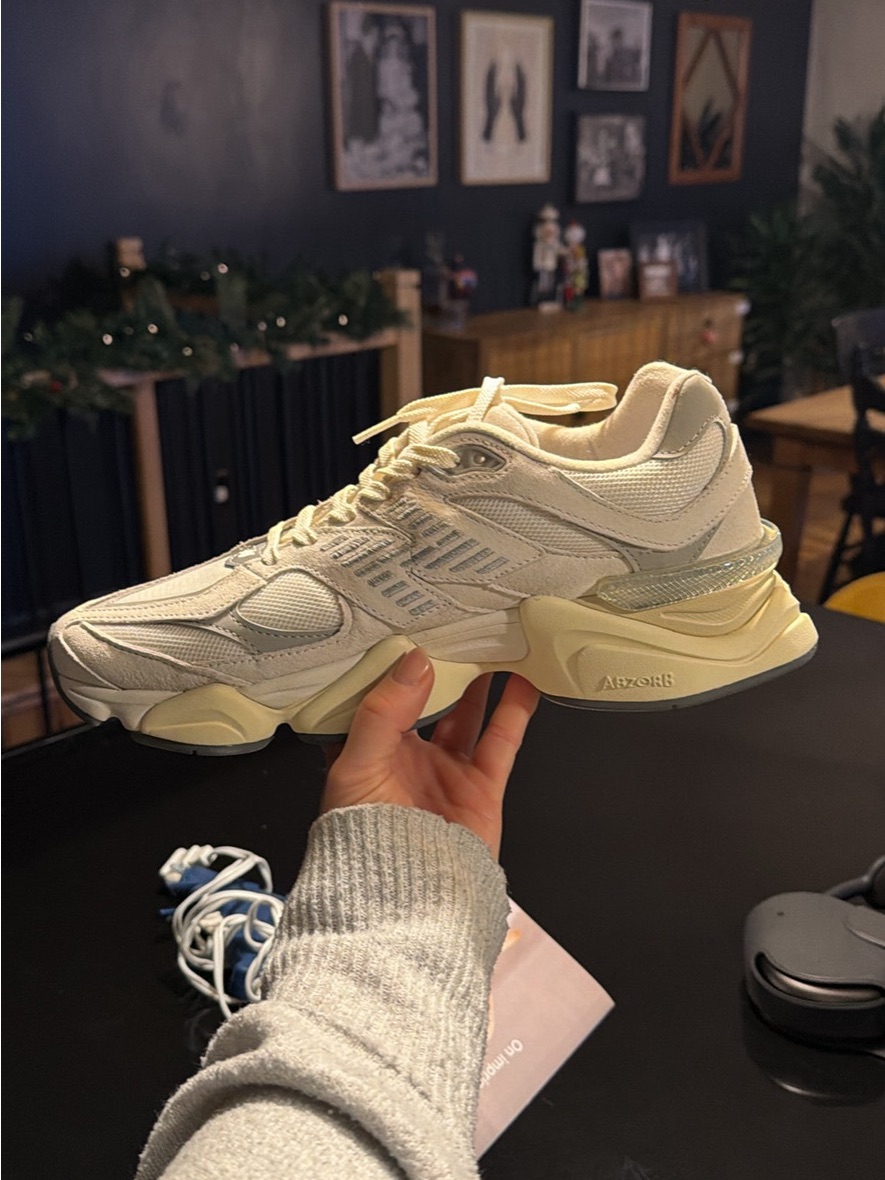 New Balance Men's Cream/Off-White Athletic Sneaker